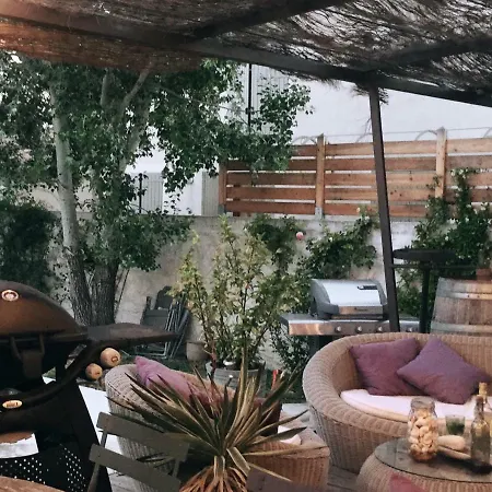 Bed & Breakfast Et Table D Hotes Chez Dom